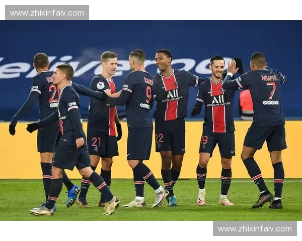 欧联杯决赛回顾与展望：历届冠军争夺战中的激烈对决与战术变革